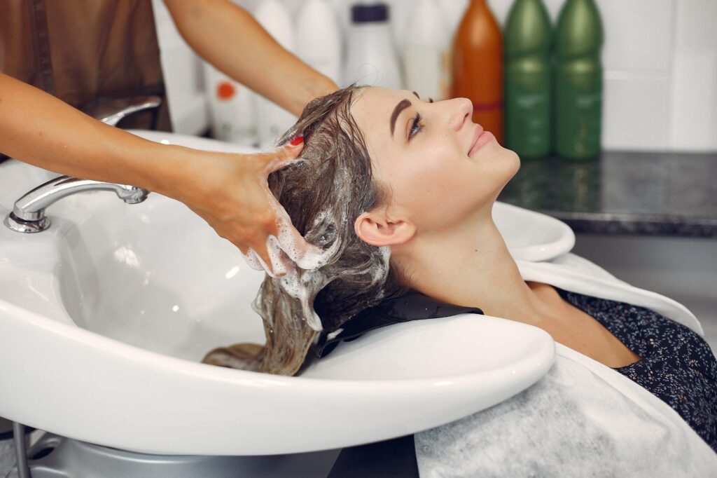 Chinese vs. Japanese Head Spa: Which One Is Right for You? Herbal hair wash at the head spa